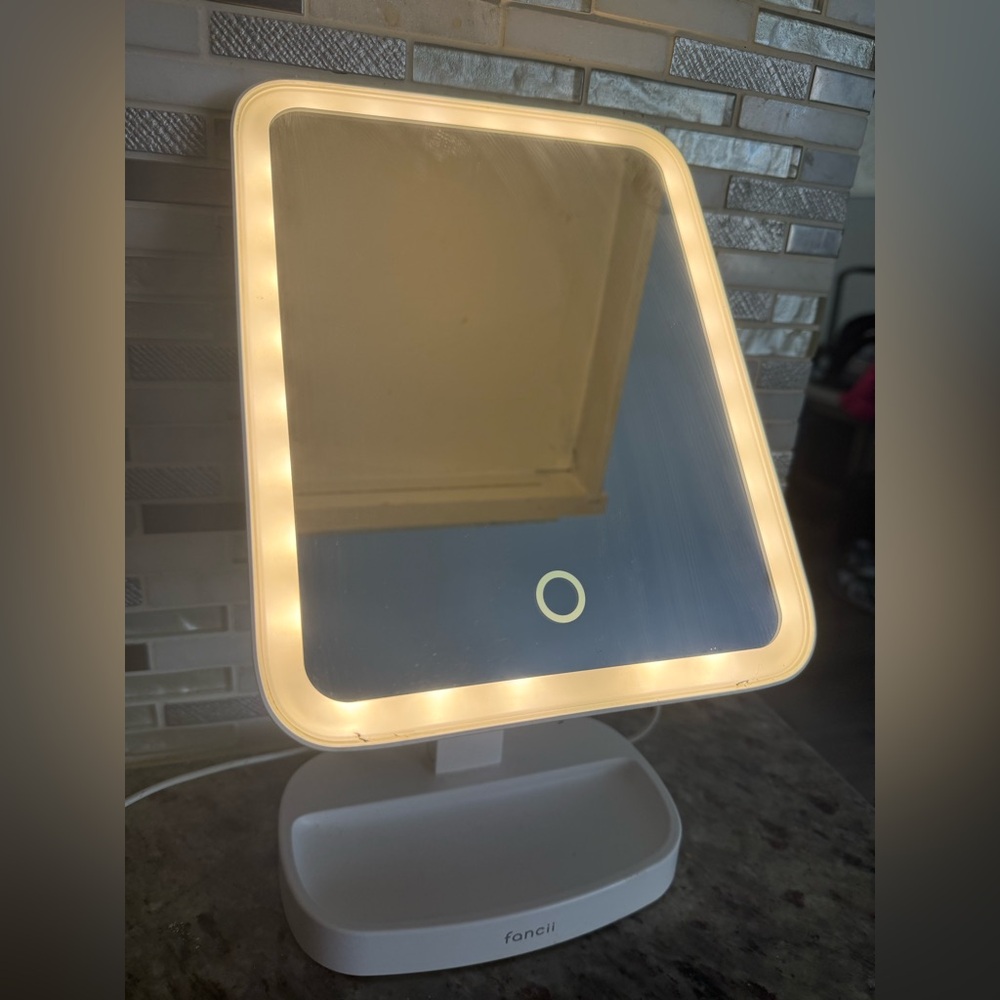 Fancii Aura Lighted Vanity Makeup Mirror with 3 Light Settings - Picture 5 of 6